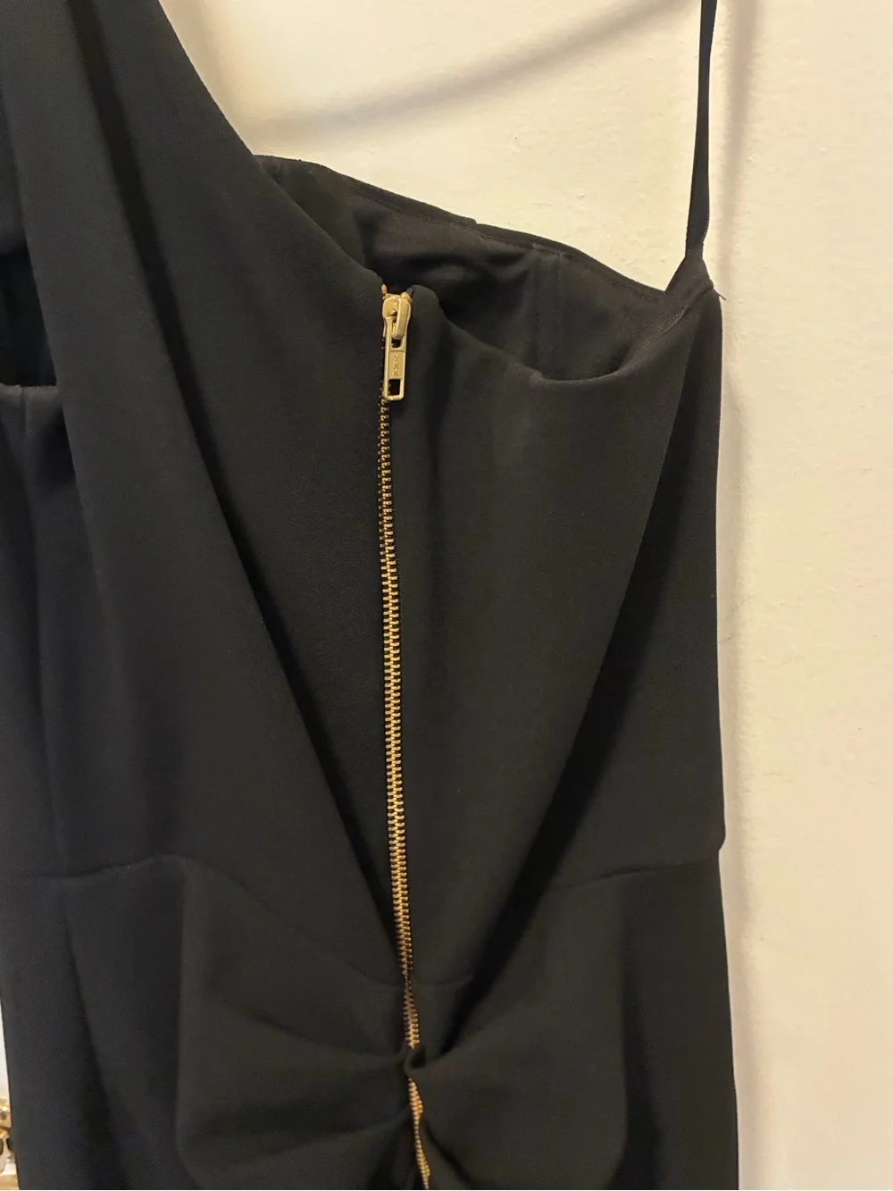NWOT! Aqua Elegant Black One-Shoulder Evening Dress with Ruffle Back - Picture 6 of 8